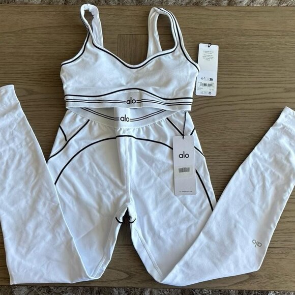 Alo Yoga Set Airbrush Heart Throb Bra Small & High Waist 7/8 Heart Throb Legging - Picture 2 of 6